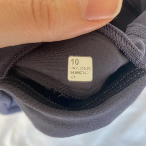 Purple lululemon bra top - Picture 3 of 3